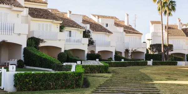Compraventa de Inmuebles en Huesca · Adosados